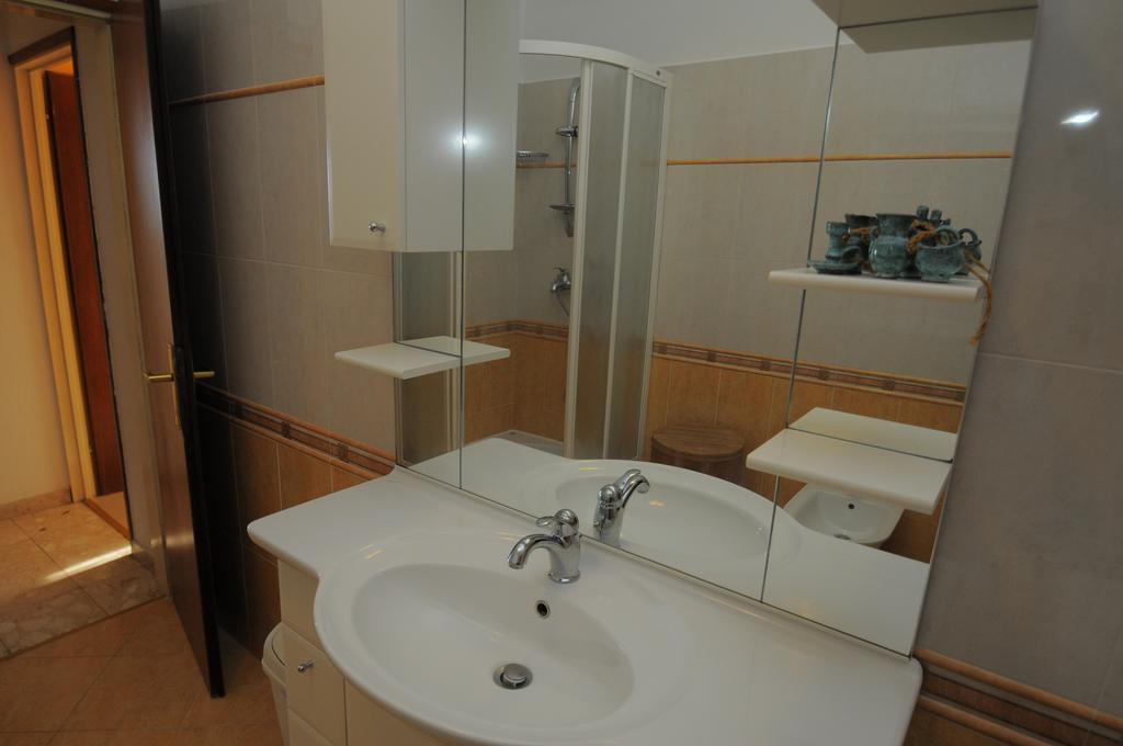 Apartment Kisic 3 Icici Bagian luar foto